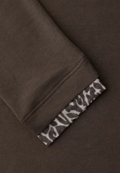 Shirt met leo details