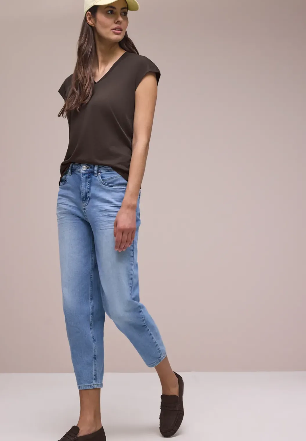Shirt met overhangende schouders en V-hals