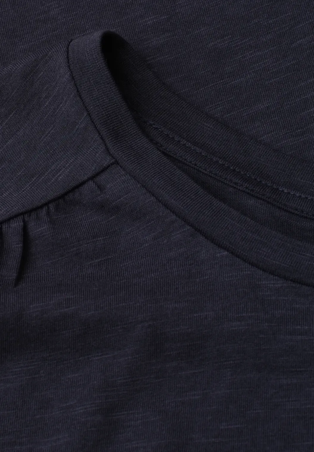 Shirt met ronde hals en rimpels