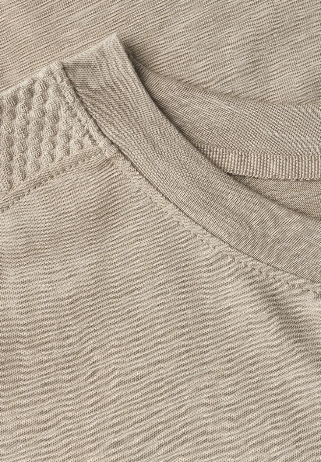 Shirt met schouderdetail