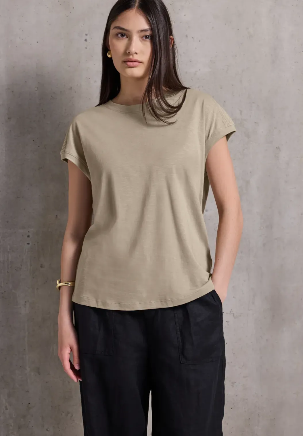 Shirt met schouderdetail