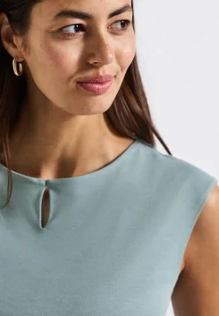 Shirt met uitsnijding