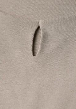 Shirt met uitsnijding
