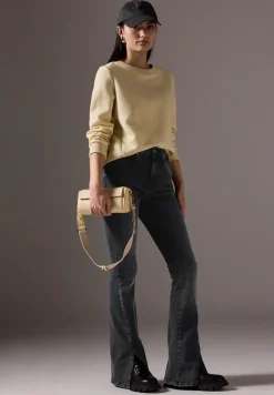 Skinny flared jeans