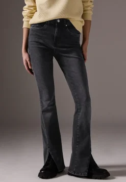 Skinny flared jeans