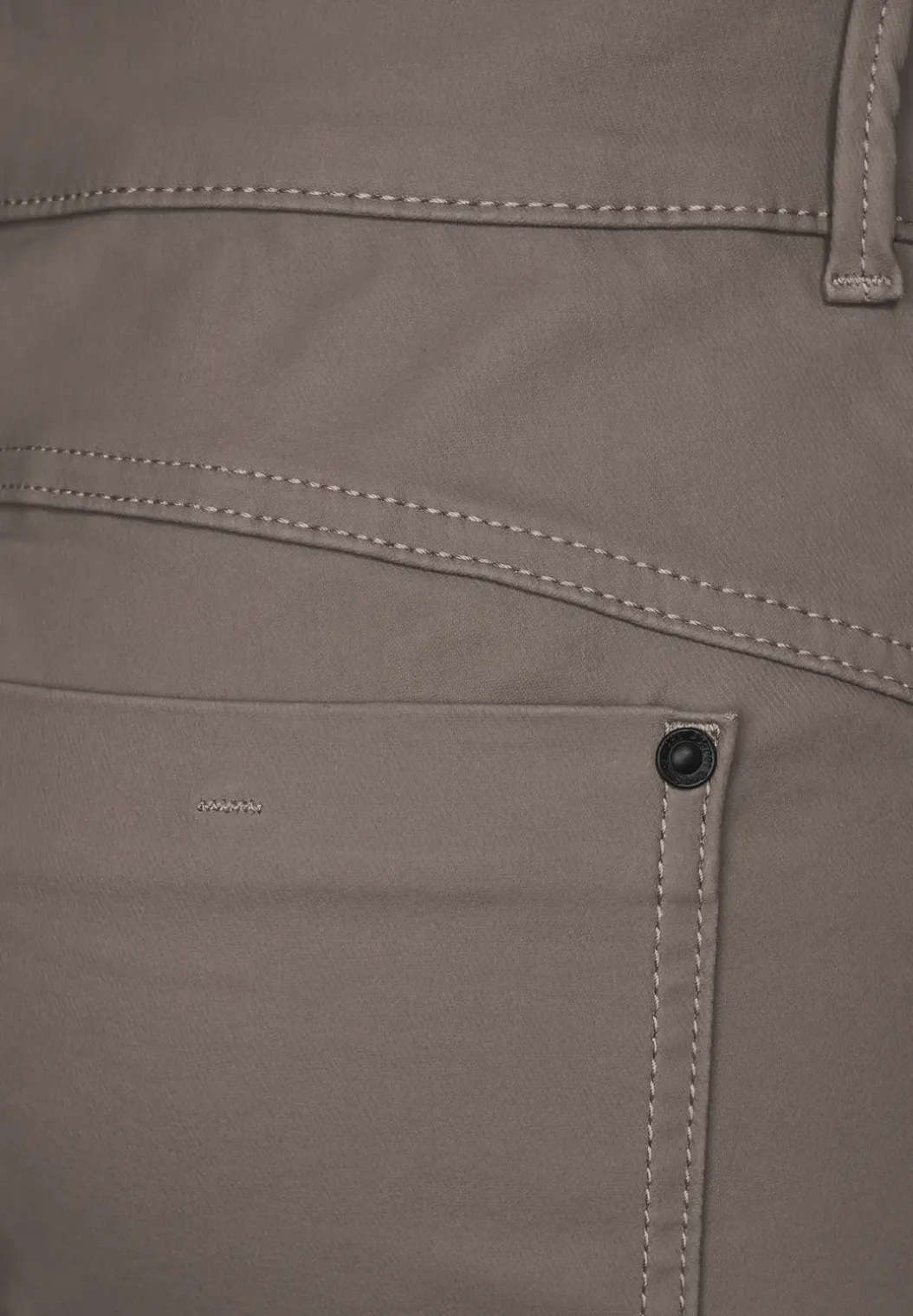Slim fit broek met coating