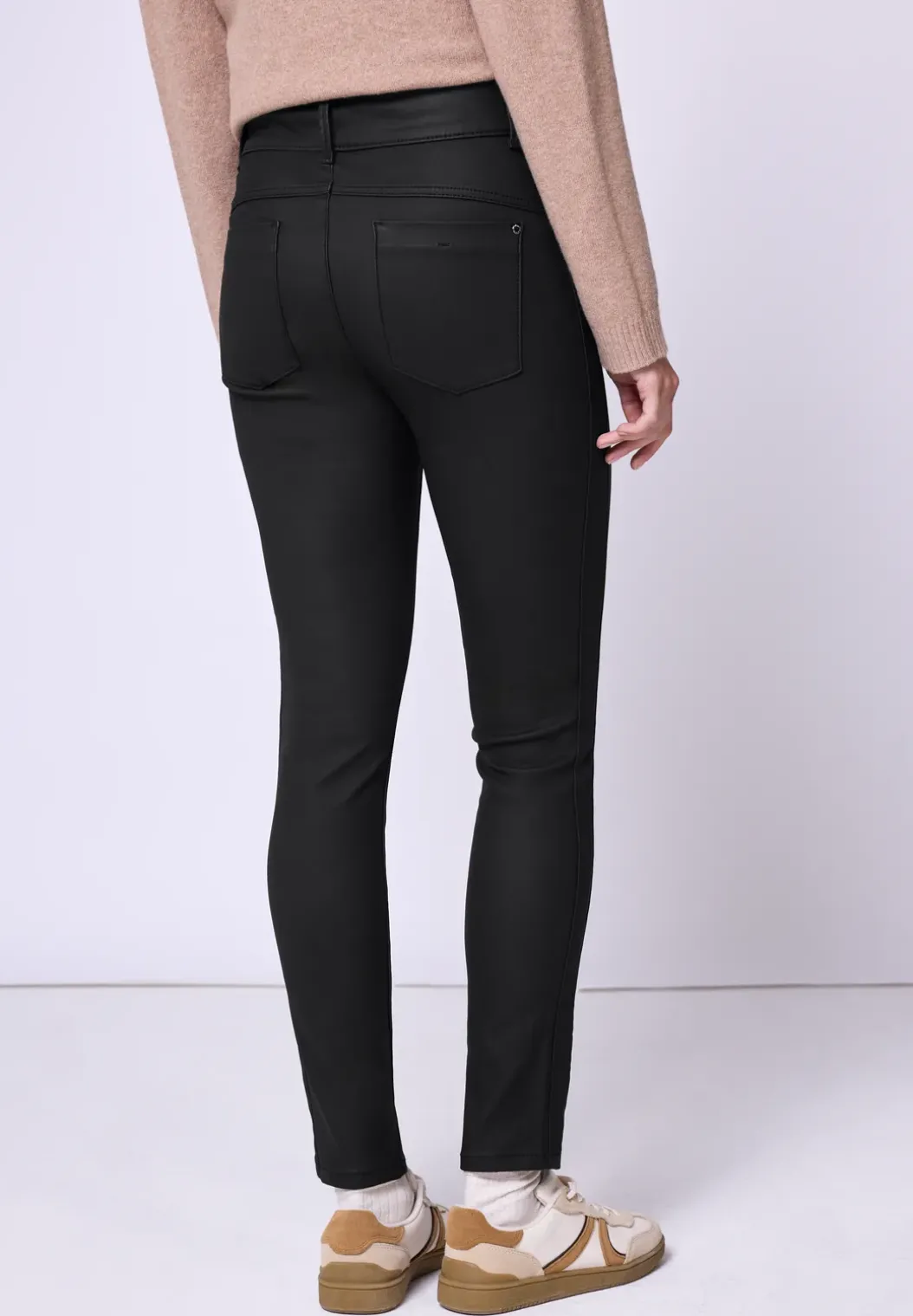 Slim Fit broek met coating