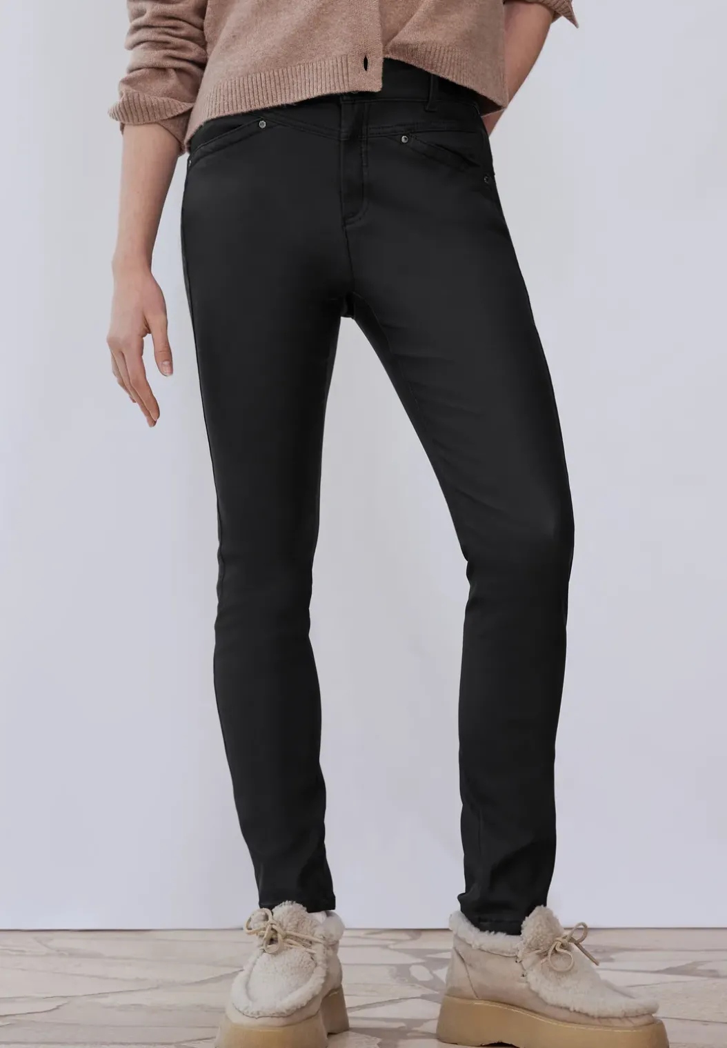 Slim Fit broek met coating