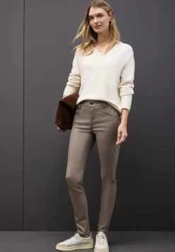 Slim Fit gecoate broek