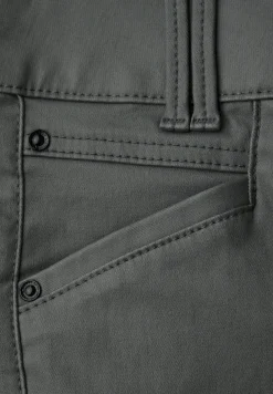 Slim Fit gecoate broek