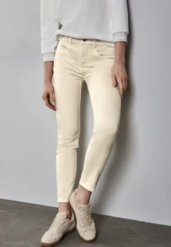 Slim Fit jeans