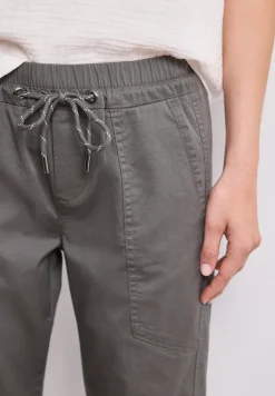 Slim legs broek in lichtgewicht kwaliteit