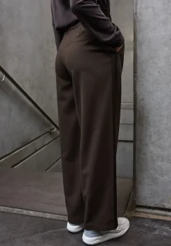 Straight Legs