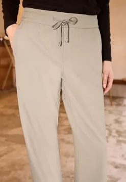Straight Legs