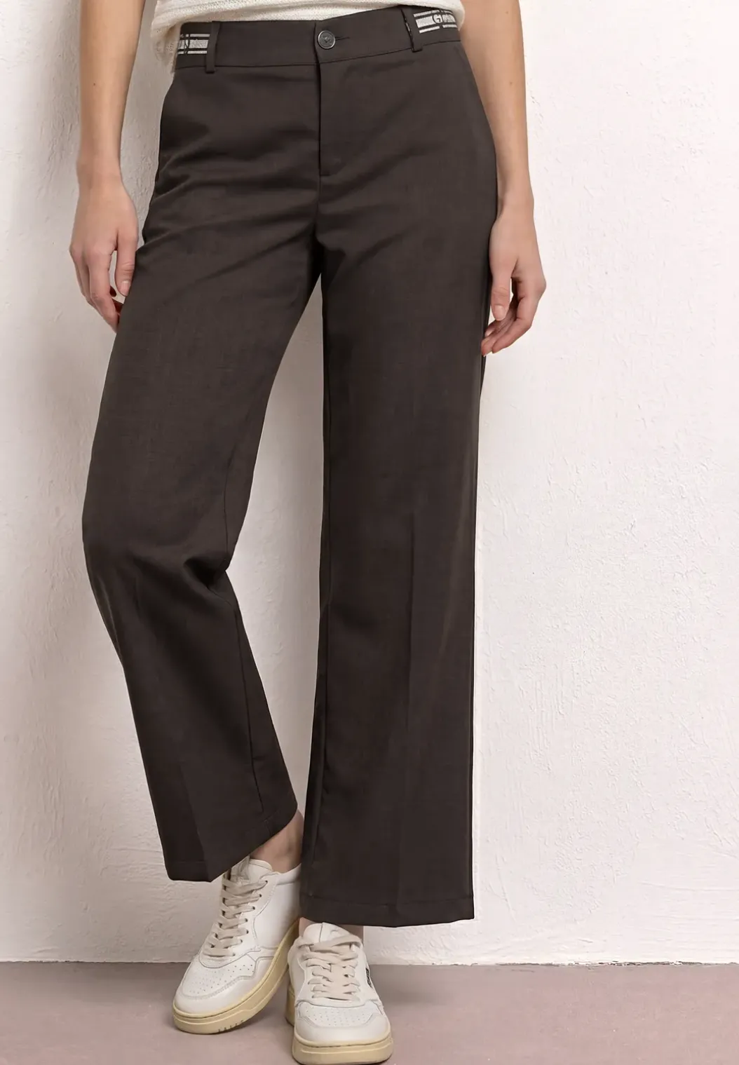 Straight Legs broek met riemdetails