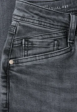 Straight Legs destroyed jeans