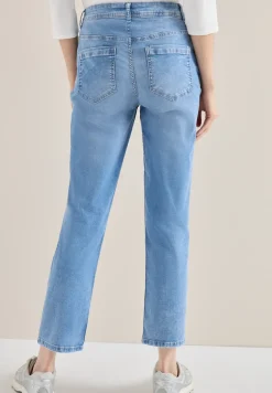 Straight Legs jeans