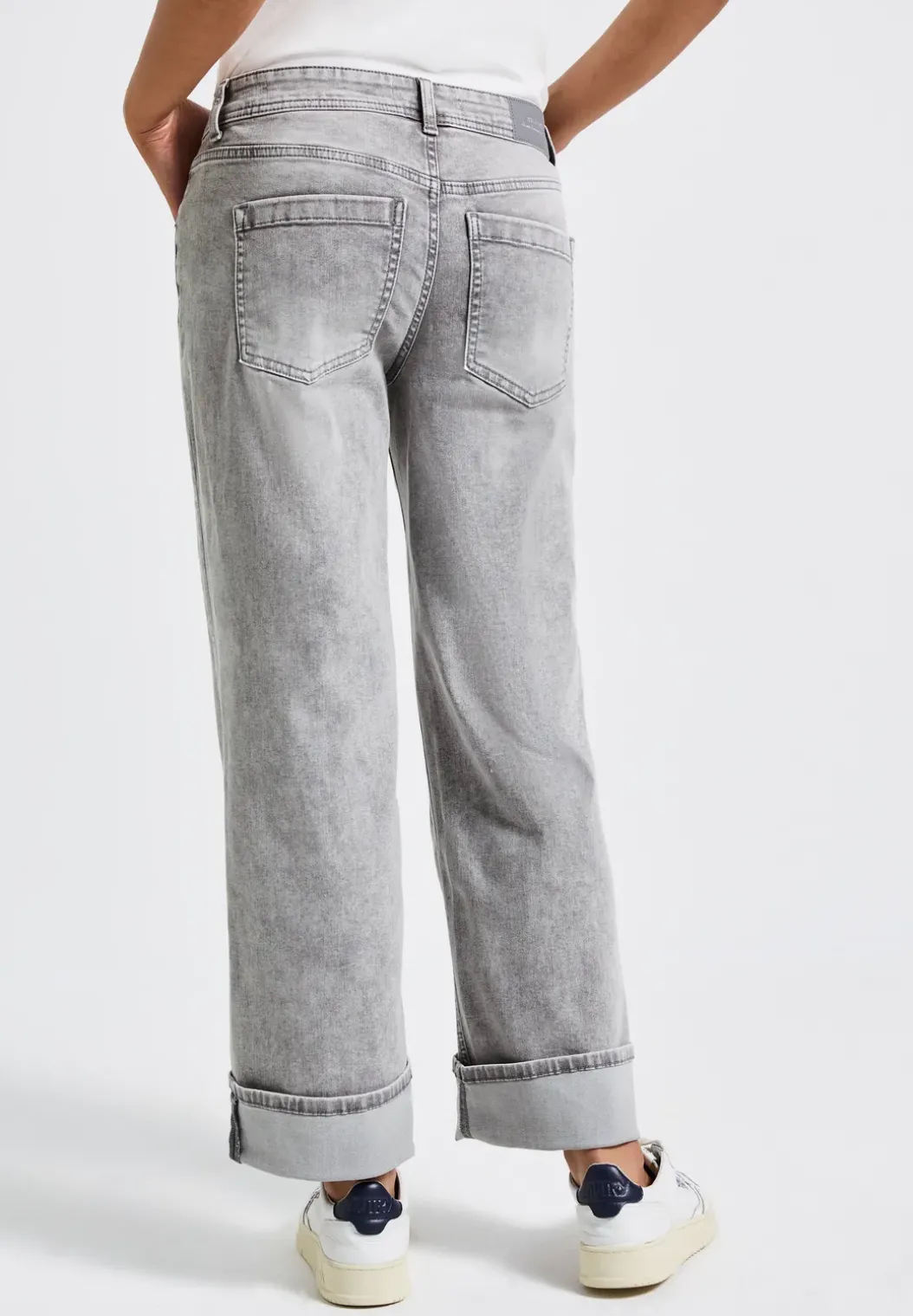 Straight Legs jeans