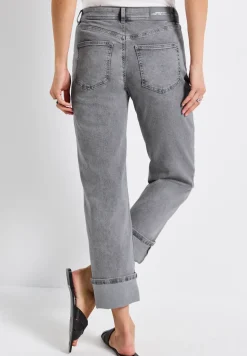 Straight Legs jeans