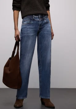 Straight Legs jeans