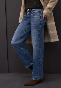 Straight Legs jeans