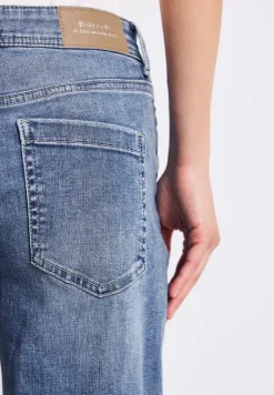 Straight Legs jeans