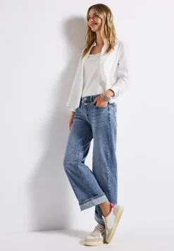 Straight Legs jeans
