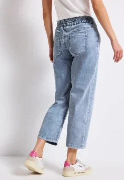 Straight Legs jeans