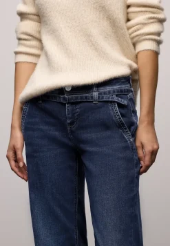 Straight Legs jeans