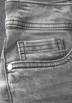 Straight Legs jeans