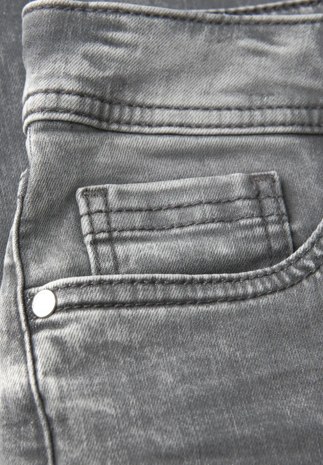Straight Legs jeans