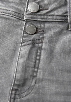 Straight Legs jeans