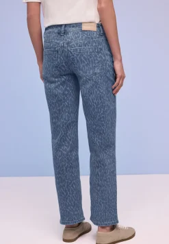 Straight Legs jeans