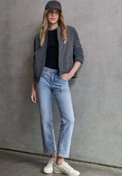 Straight Legs jeans