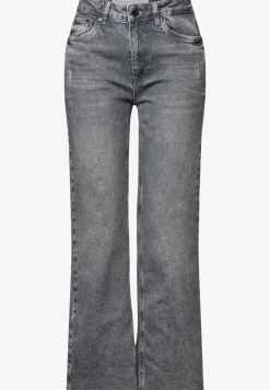 Straight Legs jeans