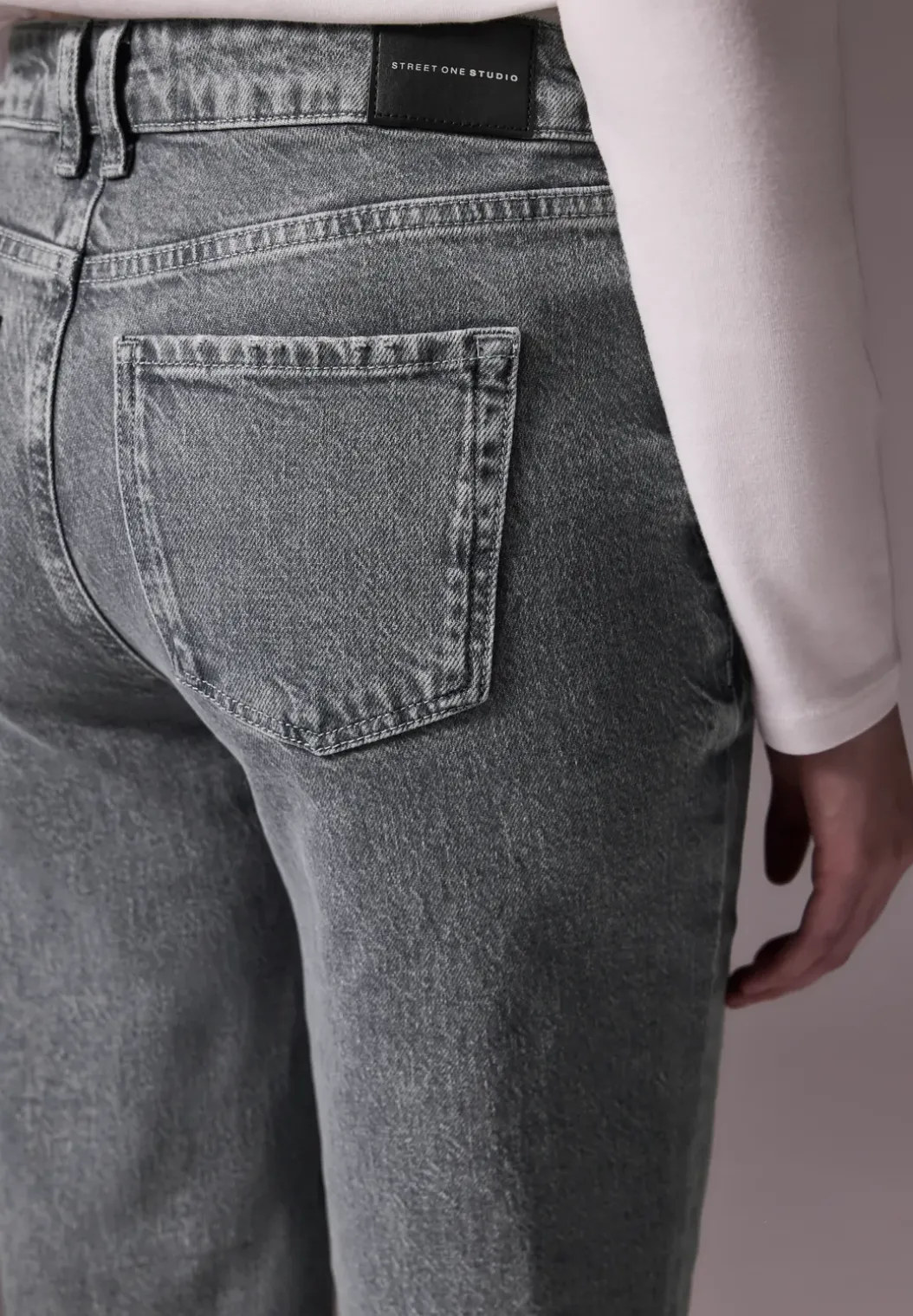 Straight Legs jeans