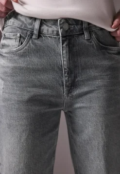 Straight Legs jeans