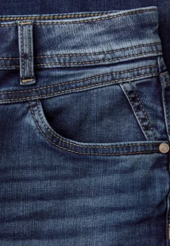 Straight Legs jeans