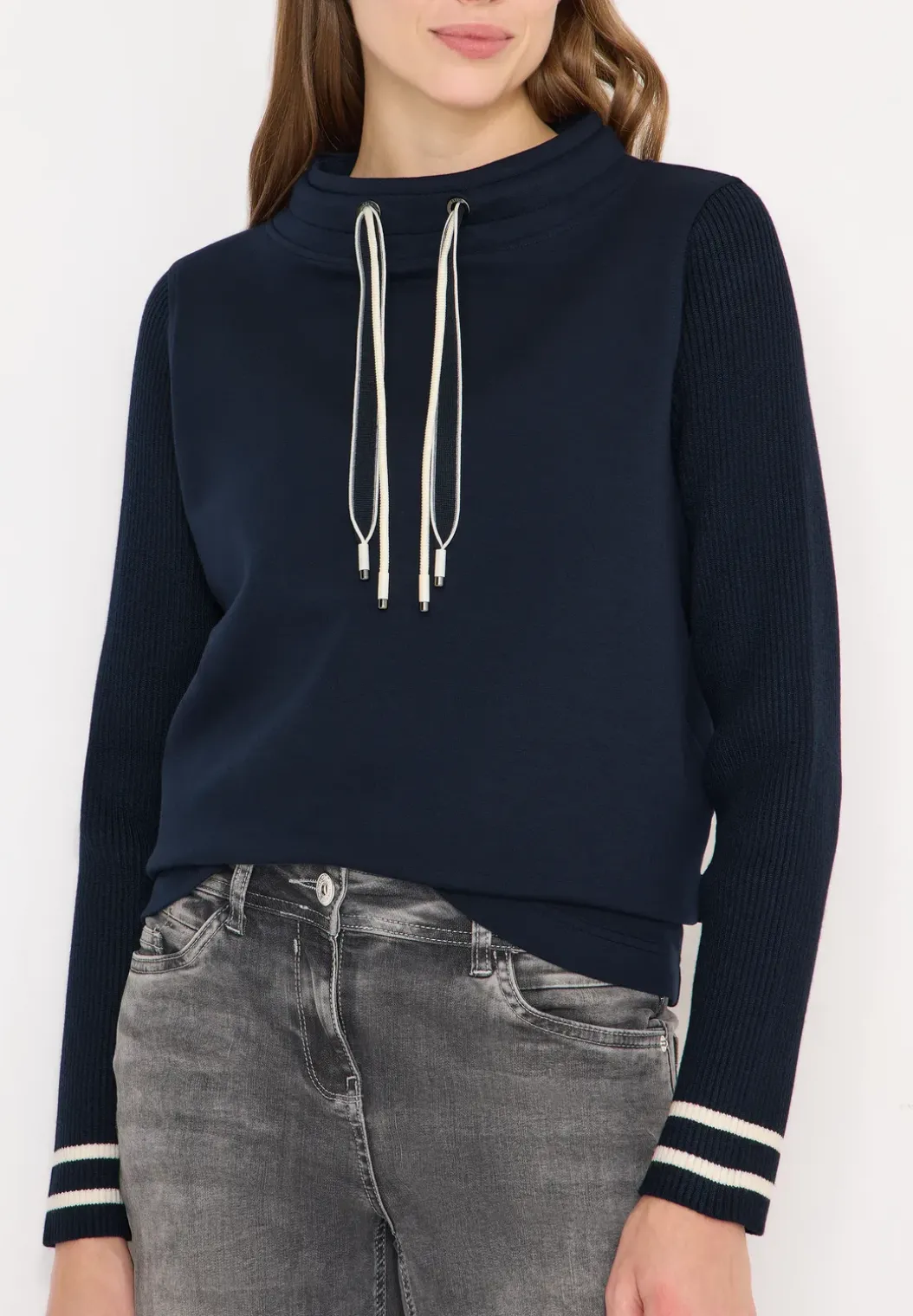 Sweater met gebreide mouwen