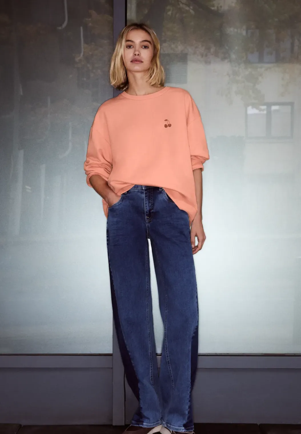 Sweater met lange mouwen en opdruk op de rug