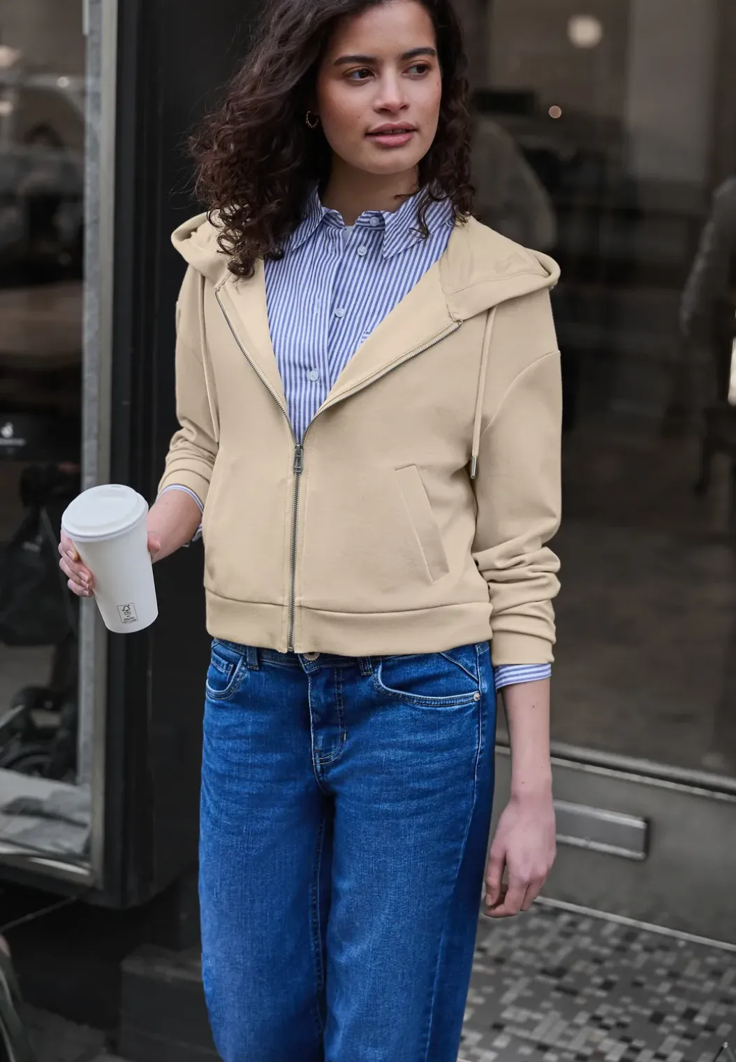 Sweatjack in een kort model