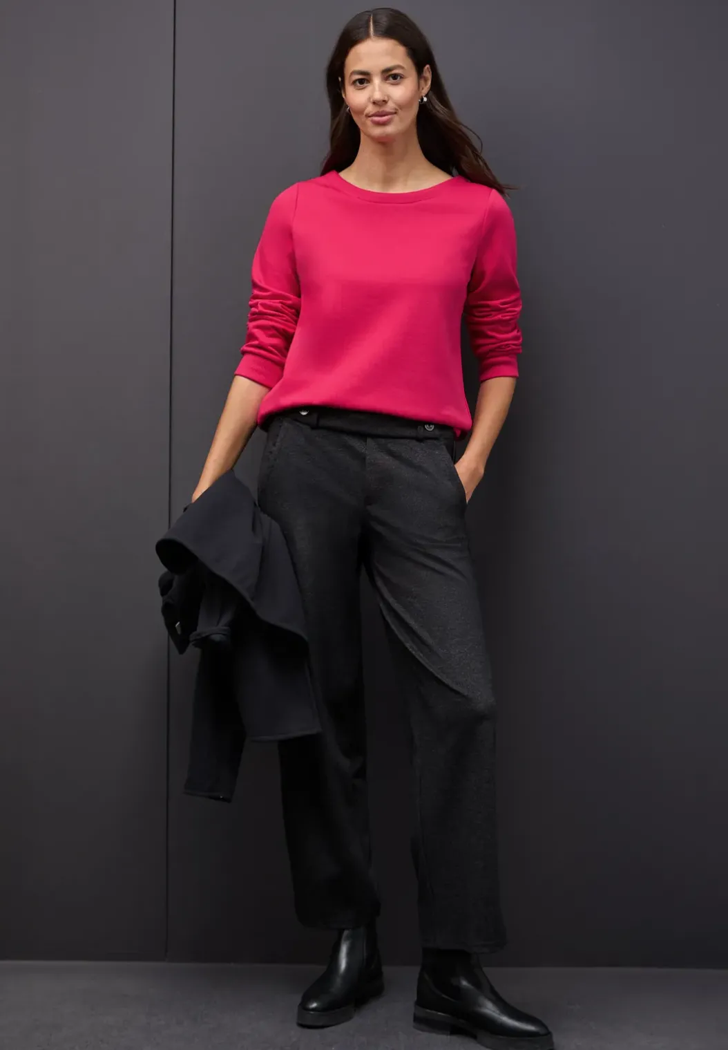 Sweatshirt