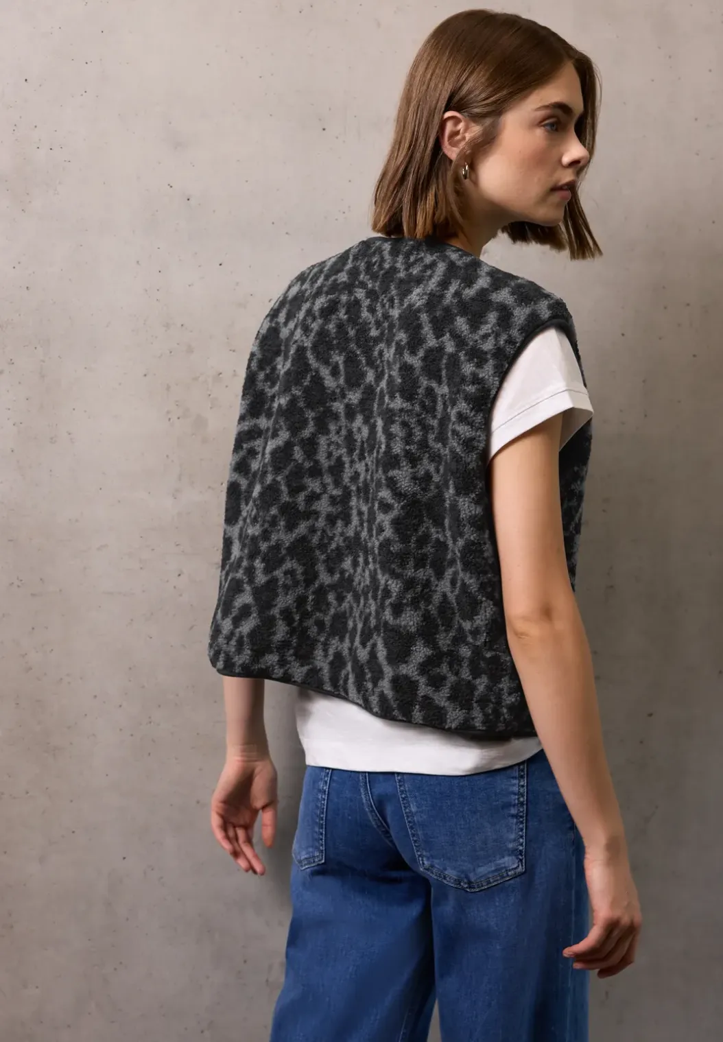 Teddy vest met leo patroon
