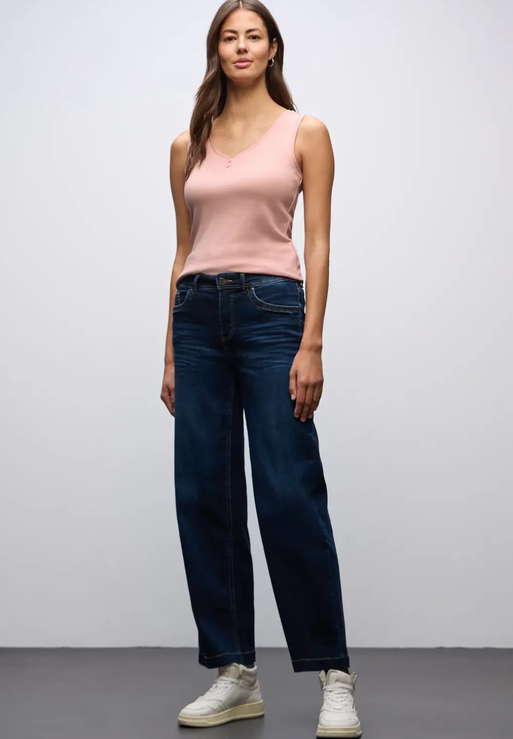 Top met knoopdetail