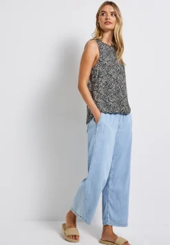 Top met knoopsluiting