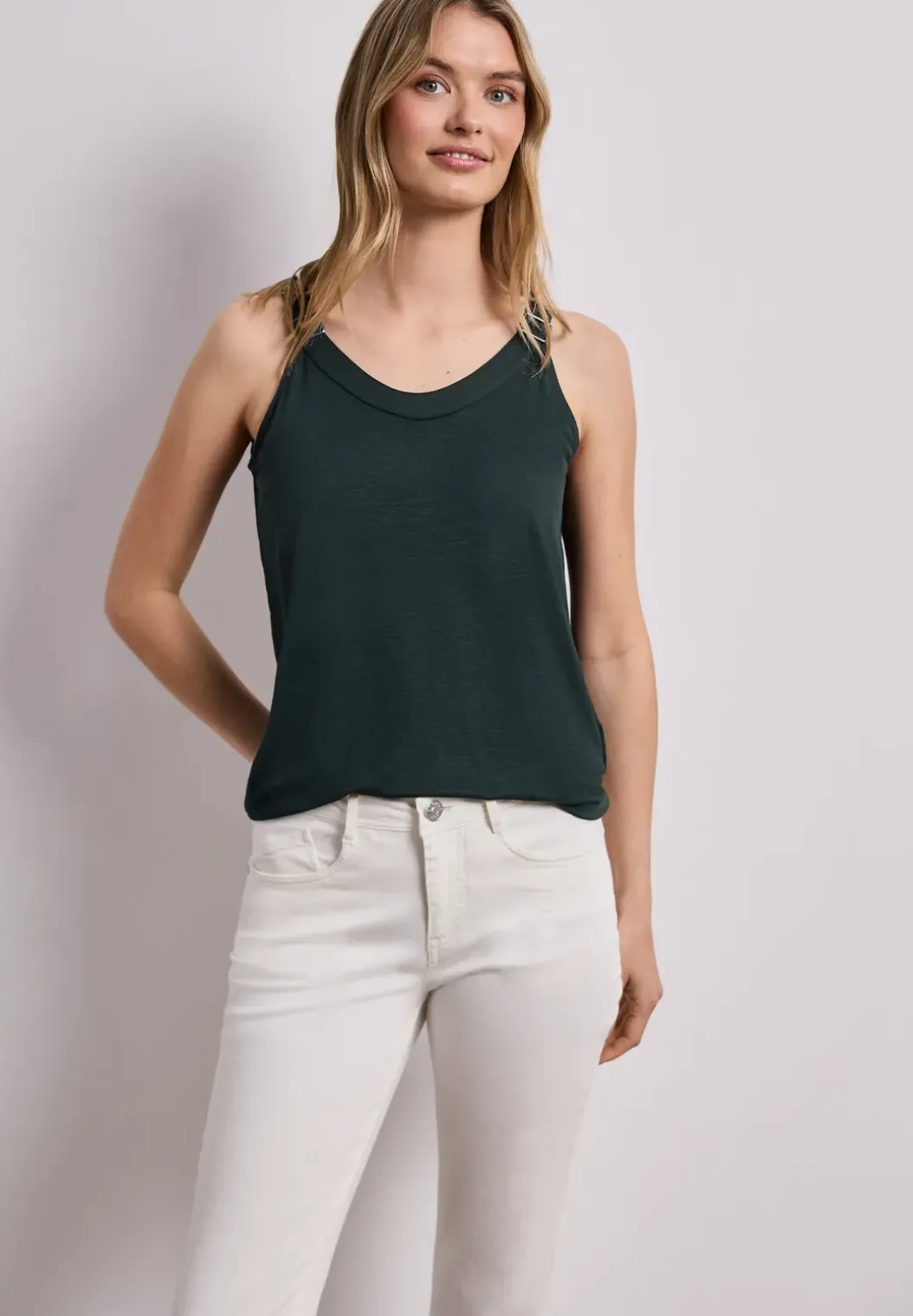 Top met V-hals en decoratief detail