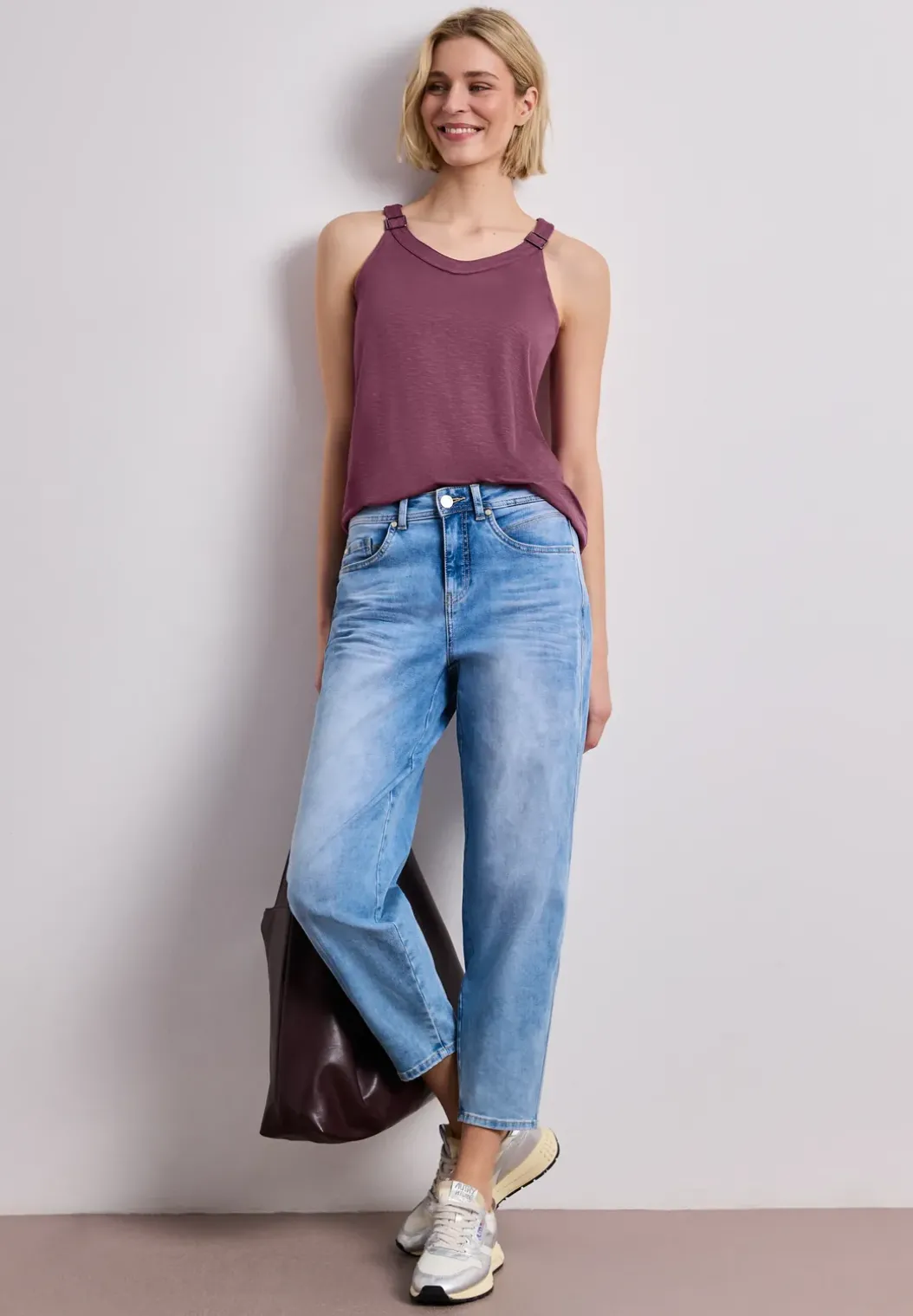 Top met V-hals en decoratief detail