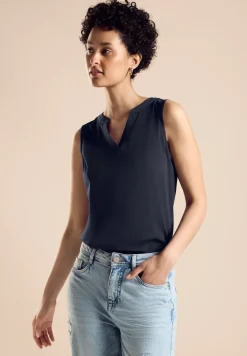 Travel blousetop