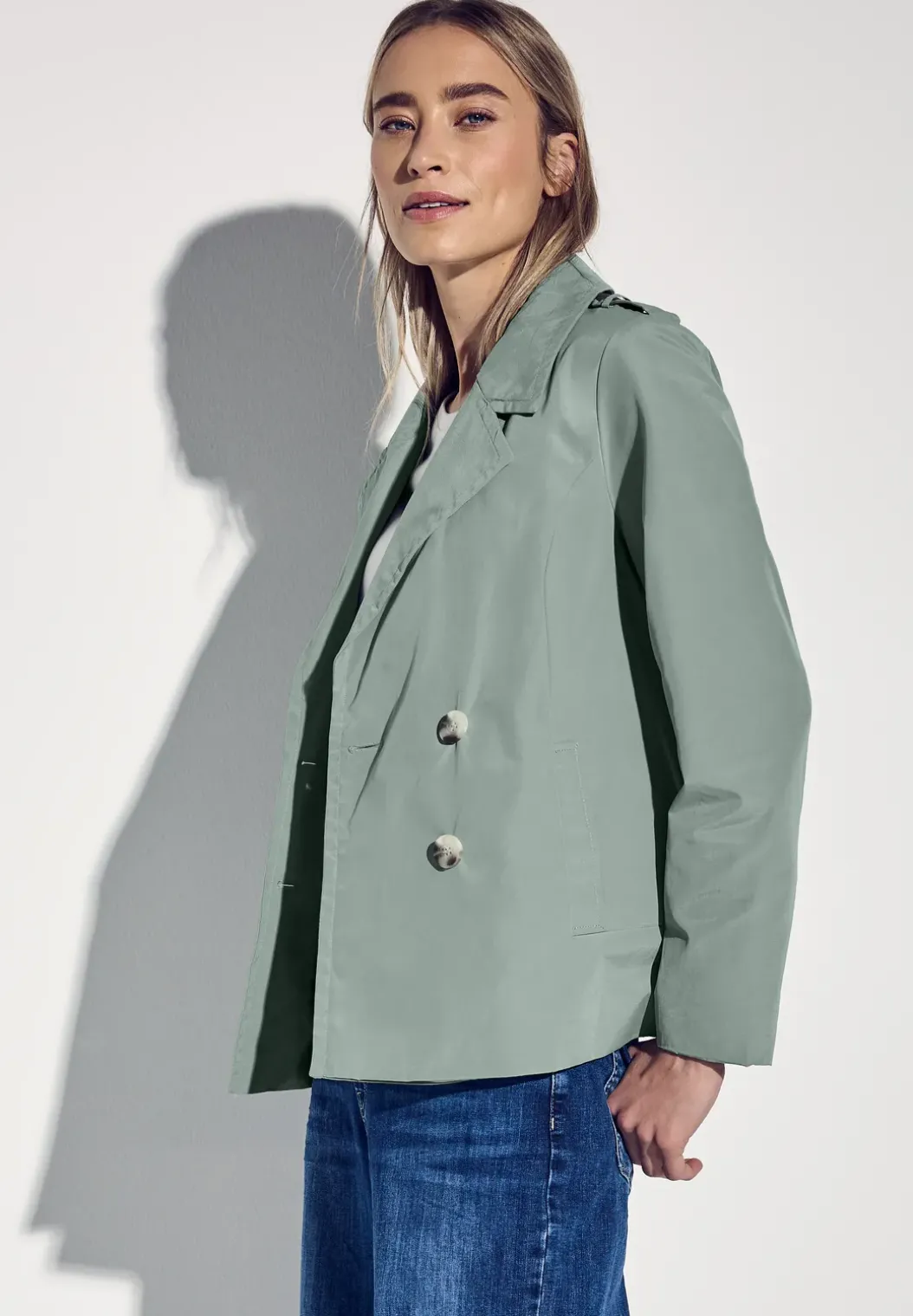 Trenchcoat met twee rijen knopen
