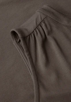 Tricot top met gespleten hals